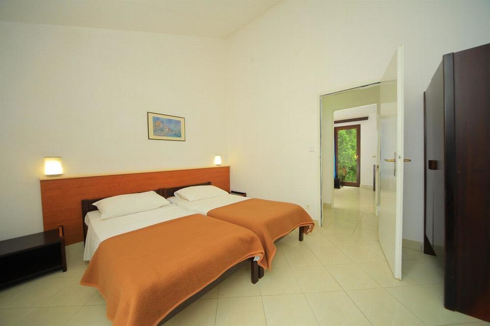 Kanegra Plava Laguna Park za odmor 2*